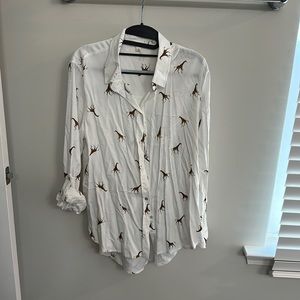 Giraffe long-sleeve button blouse